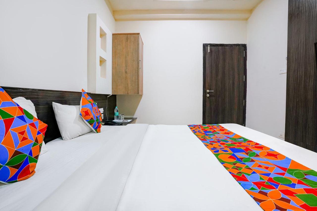 Fabhotel Regent Inn - Nr Skywalk Bridge Pimpri-Chinchwad Kültér fotó